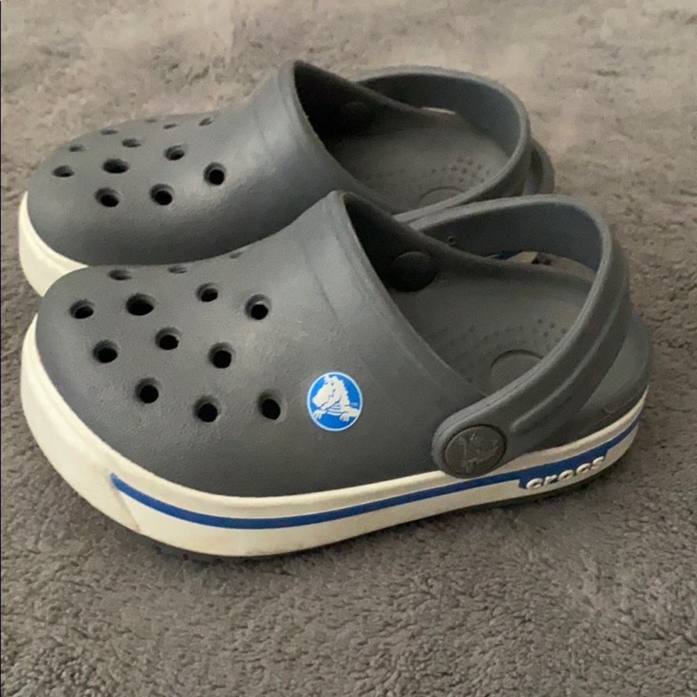 Croc’s size 4.5 - Picture 2 of 4